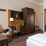 Altstadthotel Arch 4*