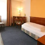 酒店 Altstadthotel Arch 4*