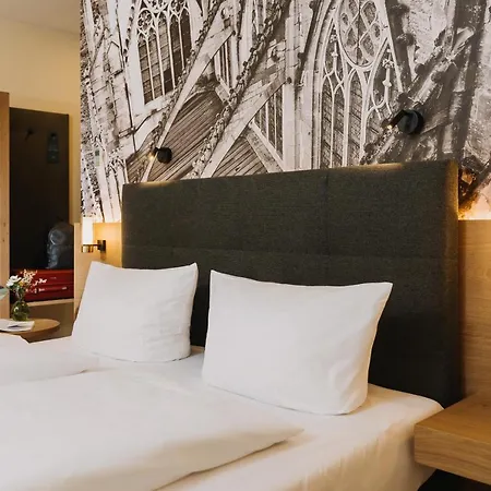 Altstadthotel Arch Ξενοδοχείο 4*