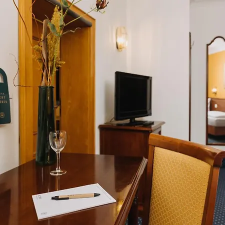 Hotel Altstadthotel Arch - Im Herzen Der Altstadt