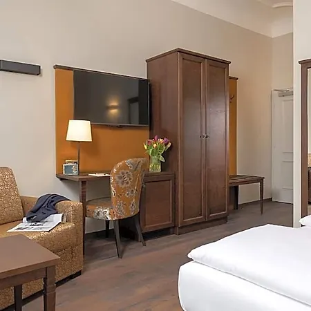 Altstadthotel Arch Hotel 4*